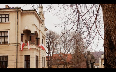 Majówka z biało-czerwoną w tle